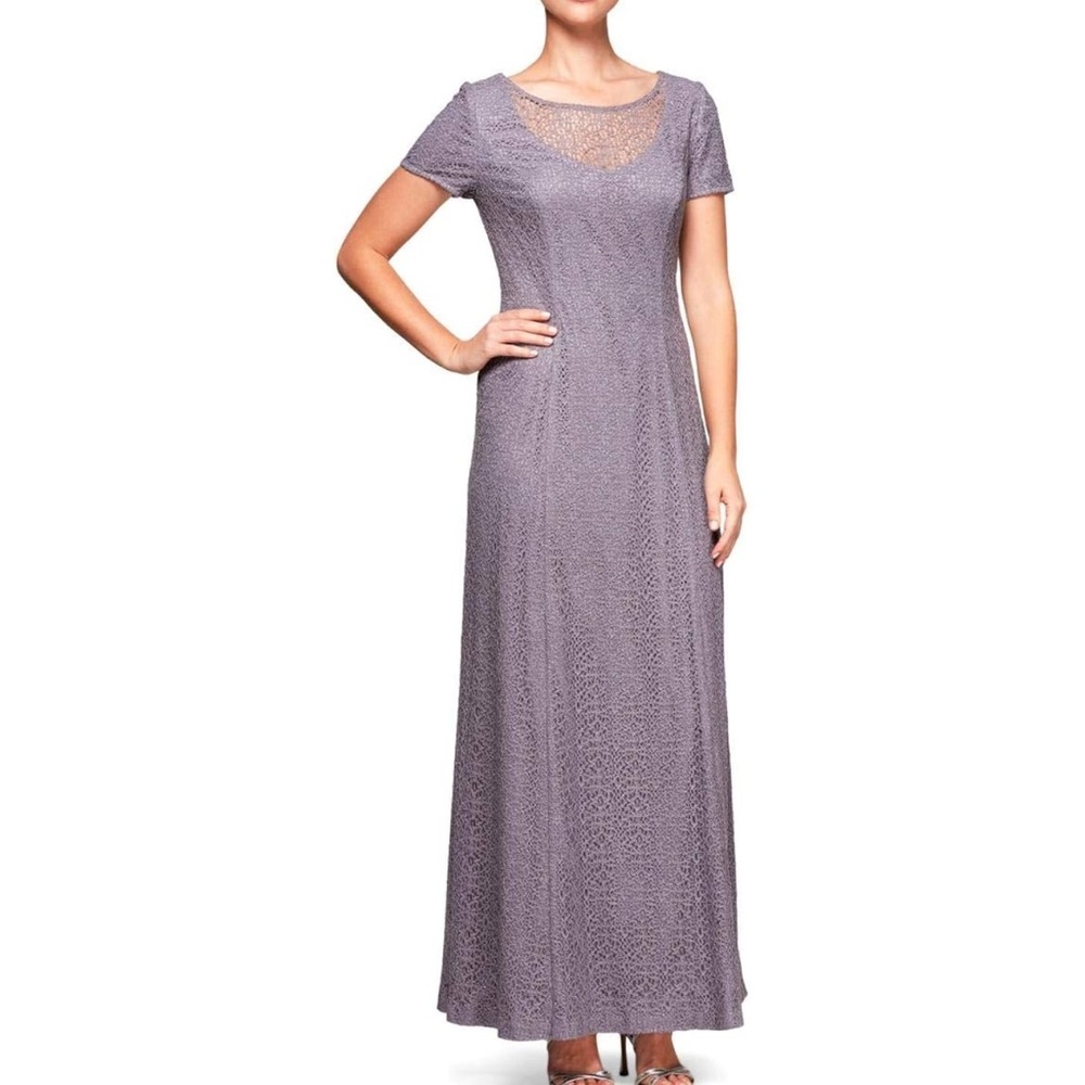 Alex Evenings Women's Long Cap Sleeve Cap Sleeve Lace Gown with Brooch size 16